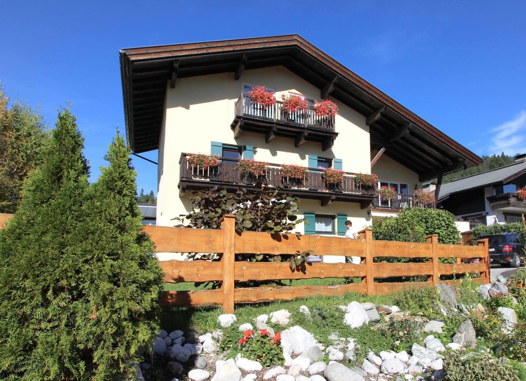 Alpenlandhaus Menardi Seefeld in Tirol Exterior photo